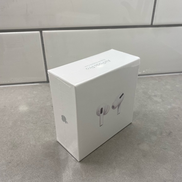 AirPods Pro - Picture 2 of 6